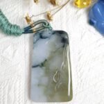 一对山水吊坠 Pair of Jadeite Landscape Pendants