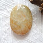 黄翡原皮净瓶观音摆件 Yellow Jadeite Guan Yin Ornament