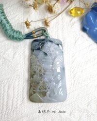 一对山水吊坠 Pair of Jadeite Landscape Pendants