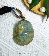 蓝底八婆图吊坠 Blue Jadeite Ba Po Pendant