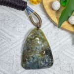 冰乌鸡山水吊坠 Landscape Pendant