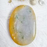 黄翡龙牌吊坠 Yellow Jadeite Dragon Pendant