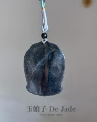 冰乌鸡大势至菩萨吊坠 Icy Black Jadeite Mahasthamaprapta  Bodhisattva Pendant