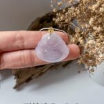 18K粉紫笑佛吊坠 Purple Laughing Buddha Pendant