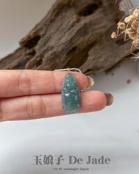 18K蓝水站式笑佛吊坠 Blue-Water Standing Laughing Buddha Pendant