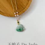 蓝底阳绿迷你笑佛吊坠 Green Jade Mini Laughing Buddha Pendant