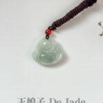 冰晴低笑佛吊坠 Laughing Buddha Pendant