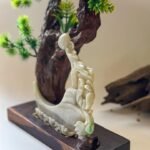 WhatsApp Image 2025-10-16 at 11.23.30 PM 月下美人翡翠摆件 Beauty Under the Moon Jade Ornament