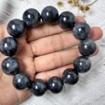 冰乌鸡翡翠手串 Icy Black Jadeite Bracelet