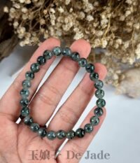 487669893_1241753567496013_5380597962492518557_n 冰飘蓝花翡翠手串 Ice Blue Floral Jadeite Bracelet