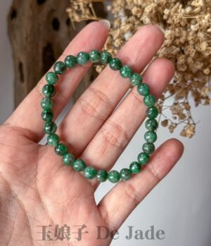 辣阳绿手串 Bright Imperial Green Jadeite Bracelet