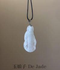 站式观音吊坠 Standing Guanyin Jade Pendant