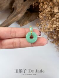 18K苹果绿甜甜圈吊坠 Apple Green Jade Donut Pendant