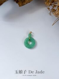 18K苹果绿甜甜圈吊坠 Apple Green Jade Donut Pendant