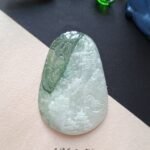 半山水吊坠 Half-Tone Landscape Jade Pendant