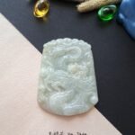 龙牌吊坠 Jadeite Dragon Pendant
