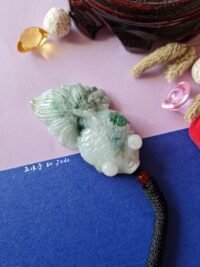 飘花金鱼翡翠吊坠 Floating-Flower Jade Goldfish Pendant