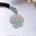 春彩九尾狐翡翠吊坠 Spring Color Nine-Tailed Fox Jade Pendant