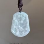 冰件喜上眉梢翡翠吊坠 Ice“Happiness at the Eyebrows” Jade Pendant
