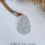 春彩文书龙吊坠 Spring Color Scholar Dragon Pendant