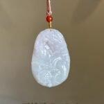 春彩文书龙吊坠 Spring Color Scholar Dragon Pendant
