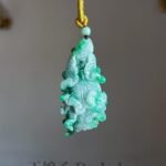 489241268_1246587337012636_3008789632445188144_n 金丝阳绿白菜翡翠吊坠 Golden Vein Bright Green Jade Cabbage Pendant