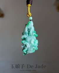 489241268_1246587337012636_3008789632445188144_n 金丝阳绿白菜翡翠吊坠 Golden Vein Bright Green Jade Cabbage Pendant