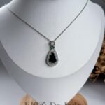 墨翠葫芦吊坠 Black Jade (Mo Cui) Gourd Pendant