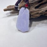 紫龙牌吊坠 Purple Jadeite Dragon Pendant