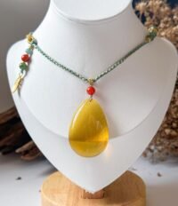 蓝珀水滴形吊坠 Blue Amber Teardrop Pendant