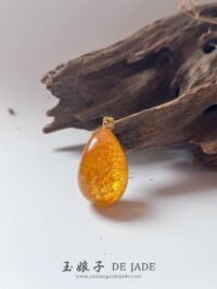 18K金沙蜜花珀吊坠 Spark Flower Amber Pendant