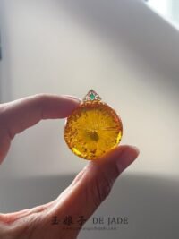 WhatsApp Image 2026-01-31 at 9.30.23 PM (1) 18K金沙蜜吊坠 Spark Amber Pendant