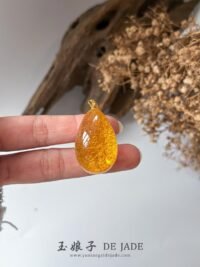 18K金沙蜜花珀吊坠 Spark Flower Amber Pendant