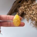 18K金沙蜜花珀吊坠 Spark Flower Amber Pendant