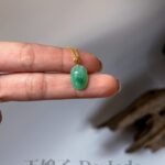 18K果绿翡翠蛋面吊坠 Apple Green Jadeite Cabochon Pendant