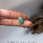 18K果绿翡翠蛋面吊坠 Apple Green Jadeite Cabochon Pendant