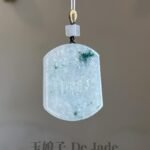 一对仿古无事牌吊坠 Pair of Antique-Style Wu Shi Jade Pendants