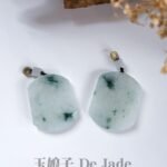 一对仿古无事牌吊坠 Pair of Antique-Style Wu Shi Jade Pendants