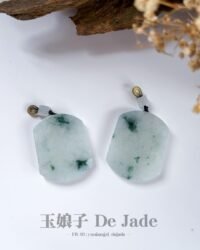 一对仿古无事牌吊坠 Pair of Antique-Style Wu Shi Jade Pendants