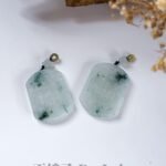 一对仿古无事牌吊坠 Pair of Antique-Style Wu Shi Jade Pendants