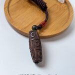 沉香天珠吊坠 Agarwood Dzi Bead Pendant