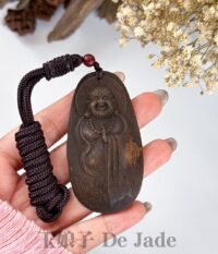 沉香站式笑佛吊坠 Standing Laughing Buddha Agarwood Pendant