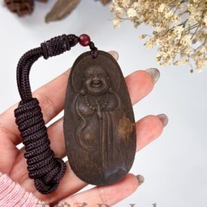 沉香站式笑佛吊坠 Standing Laughing Buddha Agarwood Pendant