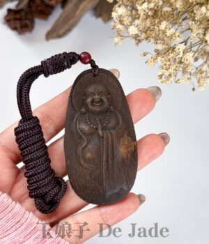 沉香站式笑佛吊坠 Standing Laughing Buddha Agarwood Pendant