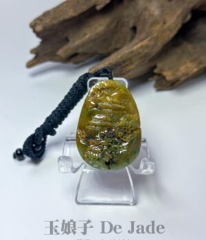 三彩山水吊坠 Tri-Color Landscape Jade Pendant