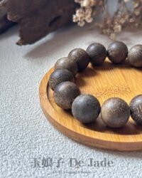 沉香手串 Agarwood Bracelet