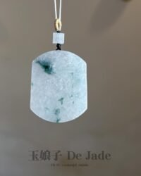 一对仿古无事牌吊坠 Pair of Antique-Style Wu Shi Jade Pendants