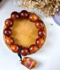 崖柏雷击玉化手串 Thunderstruck Jade-Like Thuja Bracelet
