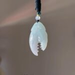蟹钳吊坠 Crab Claw Jade Pendant