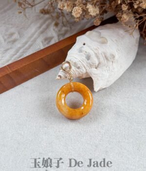 492151619_1263257595345610_4033284374194318313_n 黄翡甜甜圈吊坠 Yellow Jade Donut Pendant